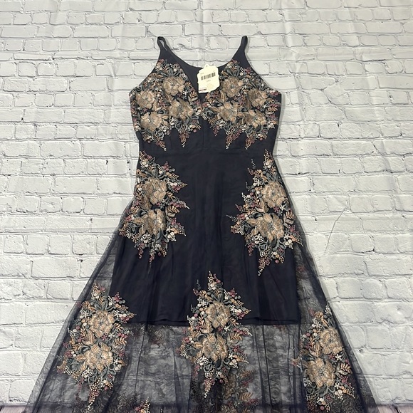 Altar’d State Dress - Picture 5 of 13